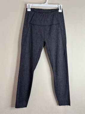 Varley gray printed leggings size medium 25”
